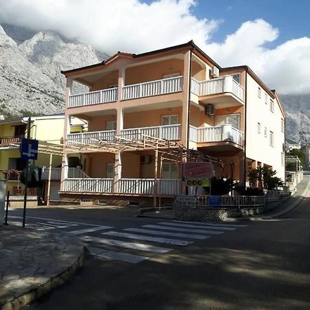 House Vida Goraleks Hotel Baska Voda Bagian luar foto