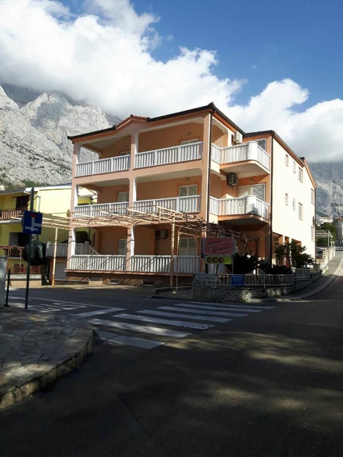 House Vida Goraleks Hotel Baska Voda Bagian luar foto